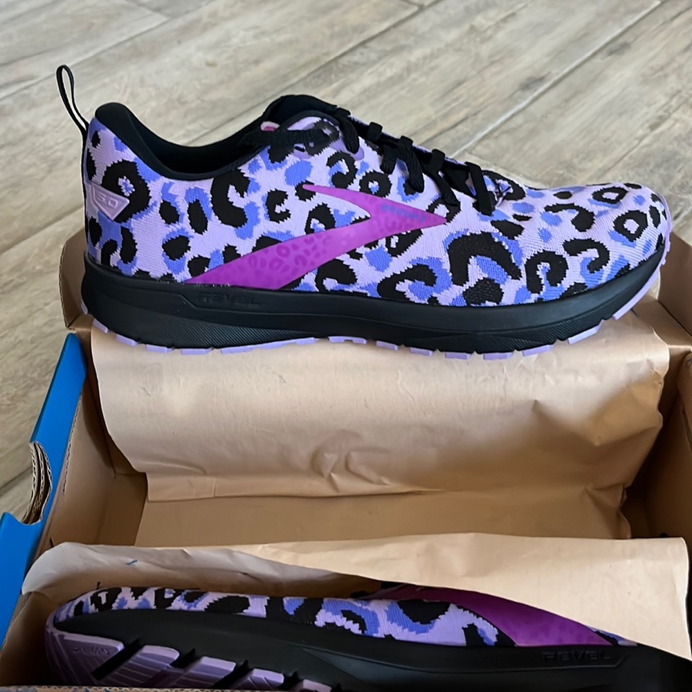 NIB Brooks Revel 5 Energize Running Shoes